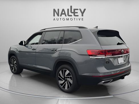 Certified 2025 Volkswagen Atlas SE image 4
