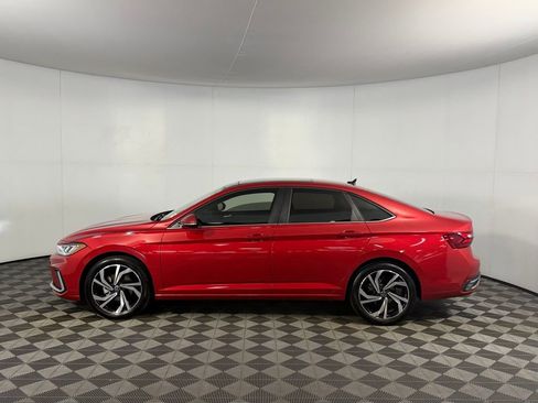 Used 2025 Volkswagen Jetta SEL image 11