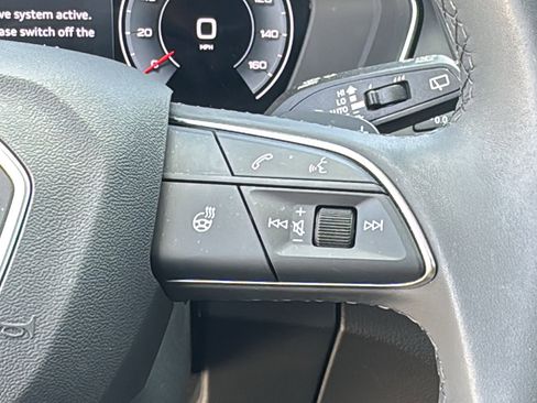 Used 2024 Audi Q5 2.0T Prestige w/ Prestige Package image 24