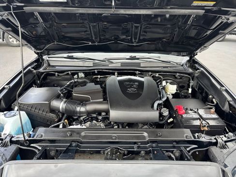 Used 2022 Toyota Tacoma Limited w/ Nightshade Package image 30