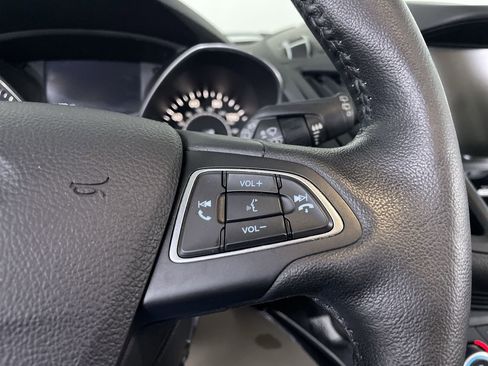 Used 2019 Ford Escape Titanium AWD/4WD image 28