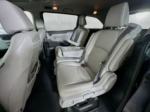 Used 2018 Honda Odyssey Touring image 29