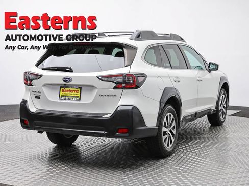 Used 2023 Subaru Outback Premium AWD/4WD image 4