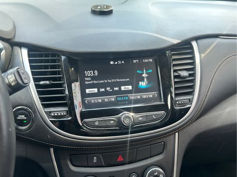 Used 2017 Chevrolet Trax LT w/ LT Convenience Package AWD/4WD image 35