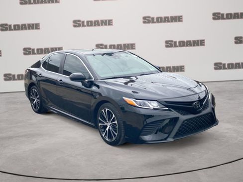 Used 2019 Toyota Camry SE FWD image 7