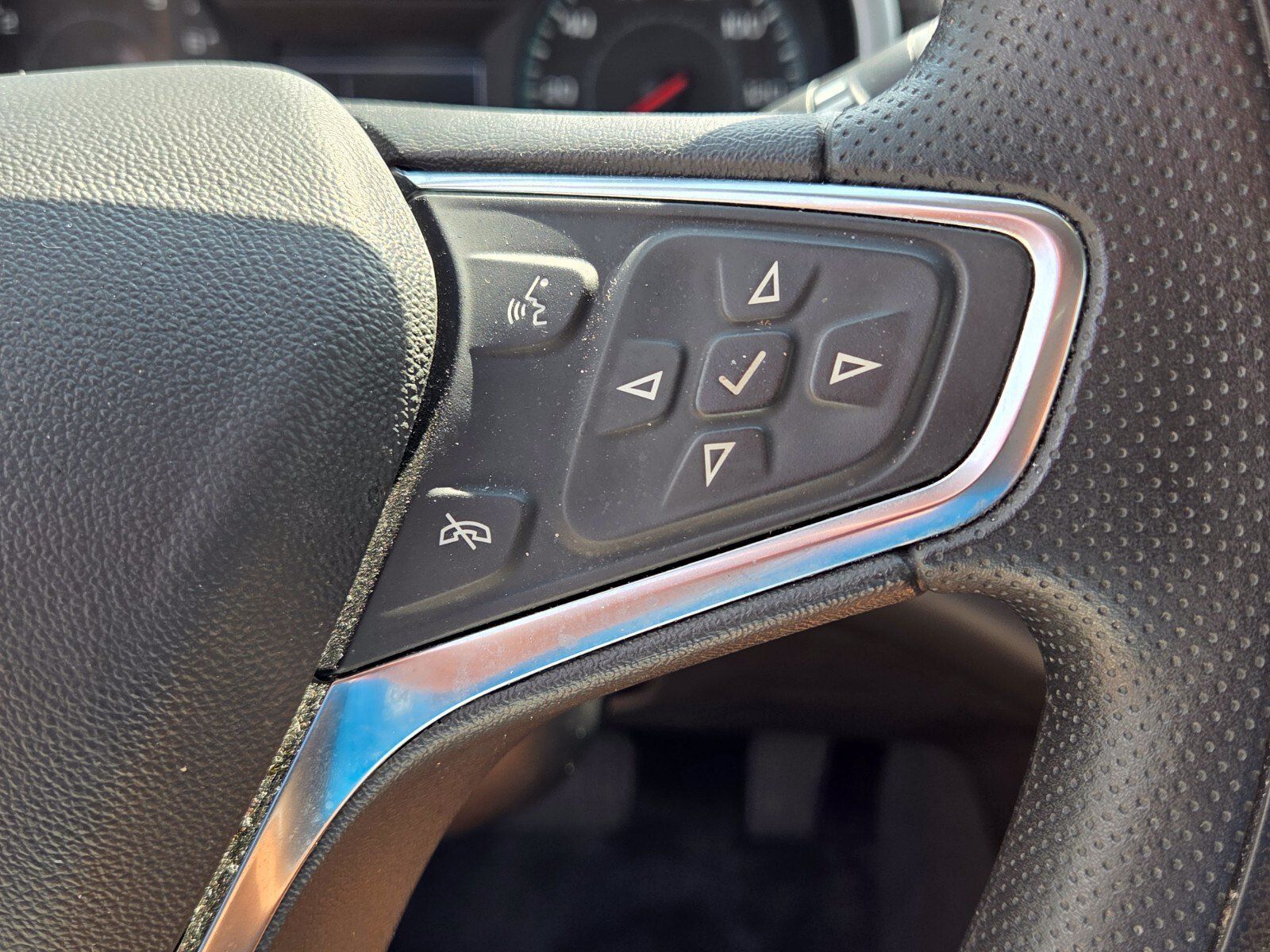 Used 2025 Chevrolet Malibu LT FWD image 25
