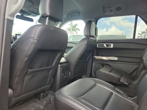 Used 2023 Ford Explorer XLT w/ Equipment Group 202A RWD image 12