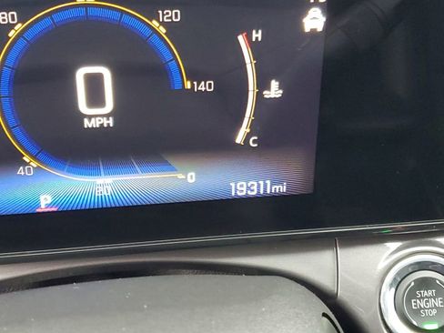 Used 2024 Chevrolet Trax ACTIV w/ Sunroof Package image 13