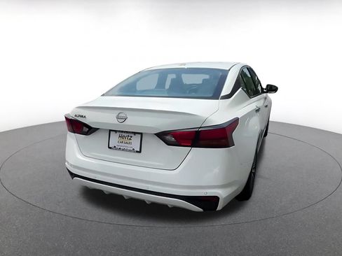 Used 2025 Nissan Altima 2.5 SV FWD image 14
