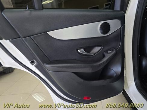 Used 2019 Mercedes-Benz GLC 300 4MATIC image 14