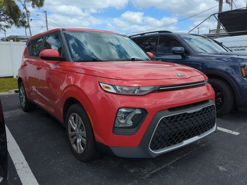 Used 2020 Kia Soul LX image 2