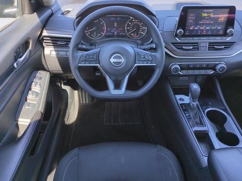 Certified 2024 Nissan Altima 2.5 SV FWD image 16
