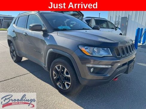Used 2018 Jeep Compass Trailhawk w/ Cold Weather Group AWD/4WD image 1
