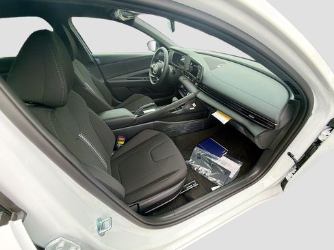 New 2026 Hyundai Elantra Sport FWD image 20