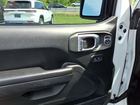 Used 2020 Jeep Wrangler Unlimited Sport AWD/4WD image 3