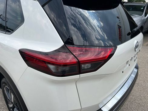 Certified 2023 Nissan Rogue SL AWD/4WD image 37