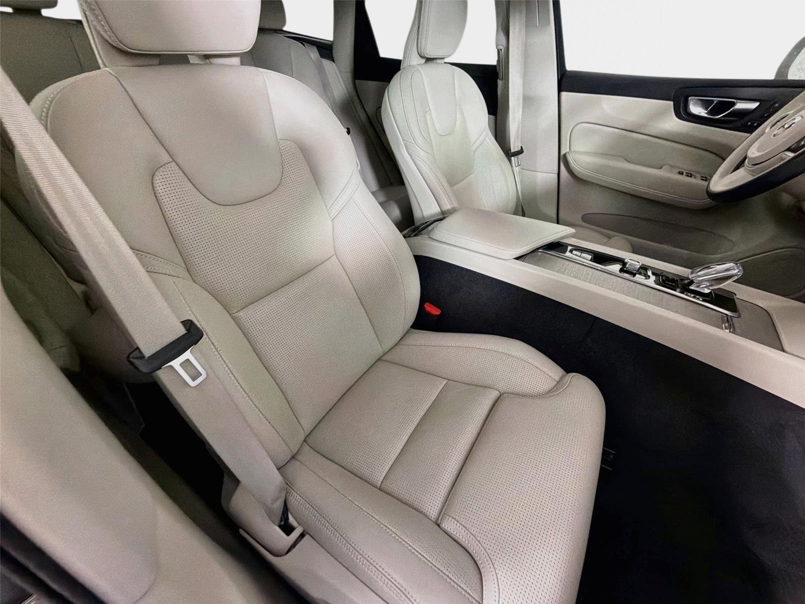 Used 2022 Volvo XC60 B5 Inscription w/ Advanced Package FWD image 28