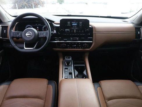 Used 2024 Nissan Pathfinder Platinum w/ Cargo Package image 26