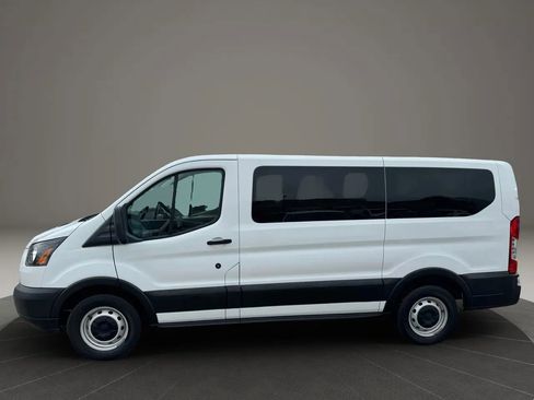 Used 2019 Ford Transit 150 XL image 3