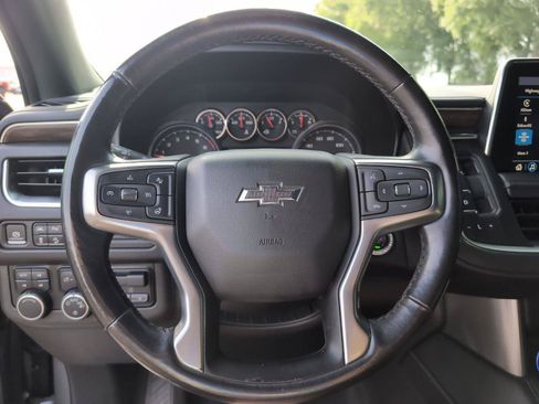 Used 2021 Chevrolet Suburban Z71 w/ Z71 Signature Package AWD/4WD image 30