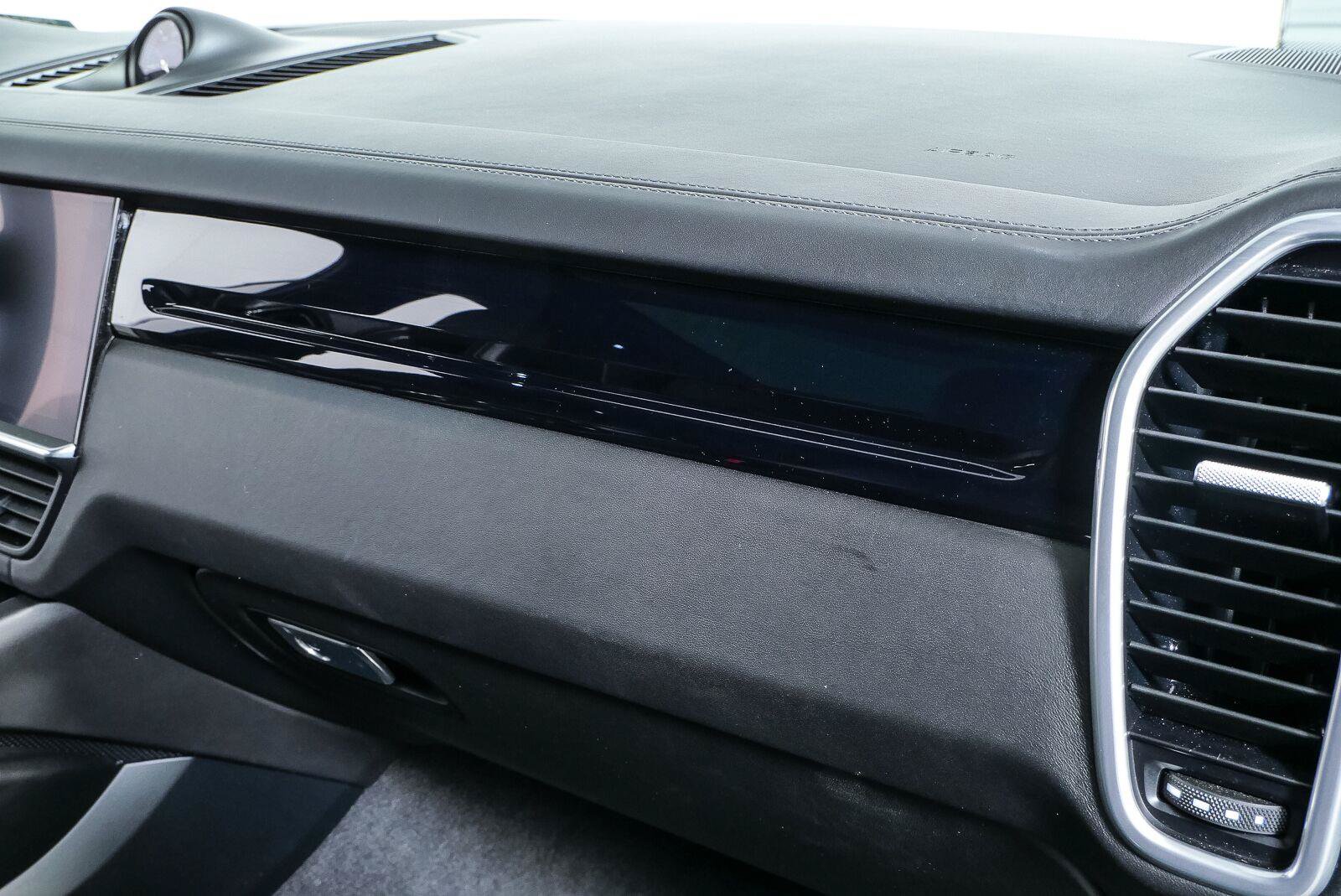Certified 2023 Porsche Cayenne AWD/4WD image 26