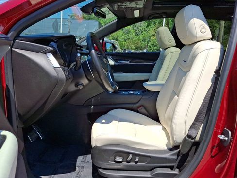 Certified 2023 Cadillac XT5 Sportv AWD/4WD image 17
