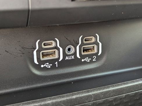 Used 2024 RAM 1500 Laramie image 21