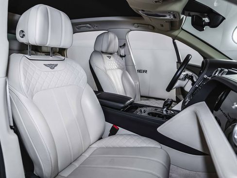 Used 2017 Bentley Bentayga W12 image 21