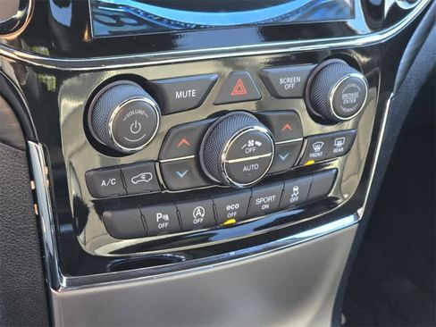 Used 2021 Jeep Grand Cherokee Laredo X image 22