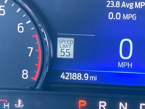 Used 2022 Ford Explorer XLT w/ Equipment Group 202A image 27