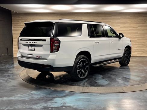 Used 2024 Chevrolet Suburban RST w/ Luxury Package image 10
