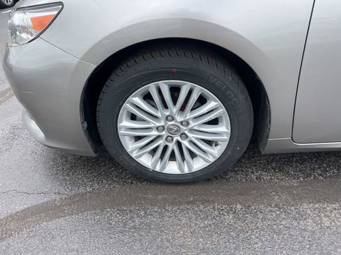 Used 2015 Lexus ES 350 w/ Luxury Package FWD image 17