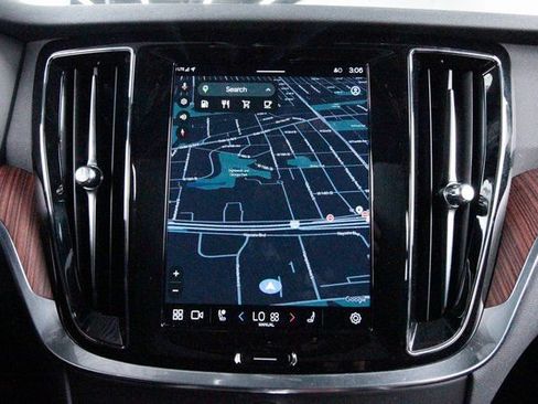 Certified 2025 Volvo V60 B5 Cross Country Plus image 14