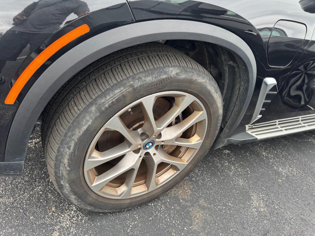 Used 2025 BMW X5 xDrive50e AWD/4WD image 4
