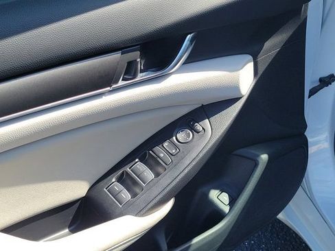 Certified 2022 Honda Accord LX image 15