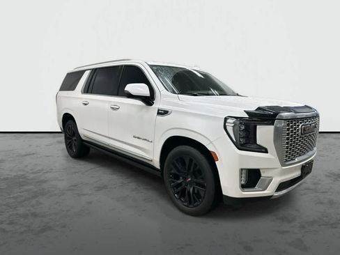 Used 2021 GMC Yukon XL Denali w/ Denali Premium Package RWD image 5