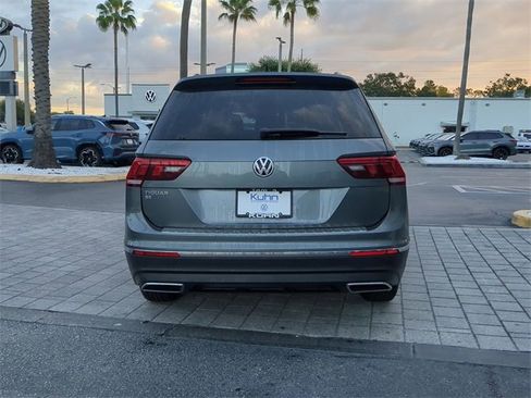 Certified 2021 Volkswagen Tiguan SE image 5