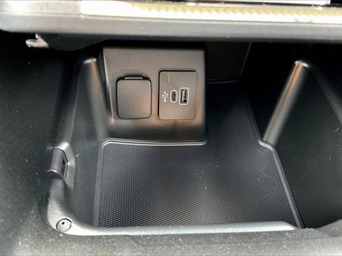 New 2025 Ford Explorer Active w/ Active Comfort Package image 23