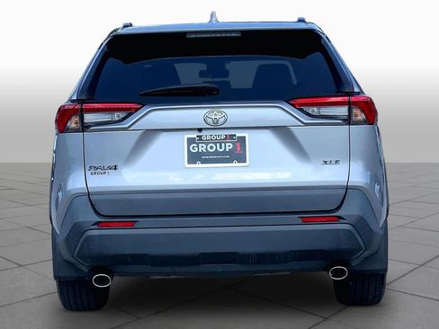 Used 2021 Toyota RAV4 XLE Premium FWD image 5