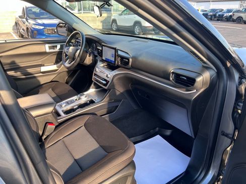 Used 2022 Ford Explorer XLT AWD/4WD image 51
