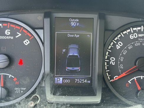 Used 2020 Toyota Tacoma SR w/ SR Convenience Package RWD image 27