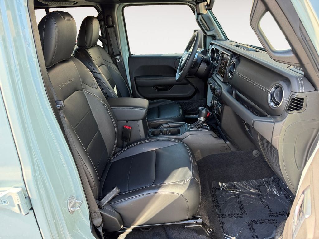 Used 2023 Jeep Wrangler Unlimited Sahara AWD/4WD image 24