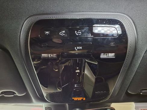 Used 2025 Mercedes-Benz C 300 4MATIC Sedan image 13
