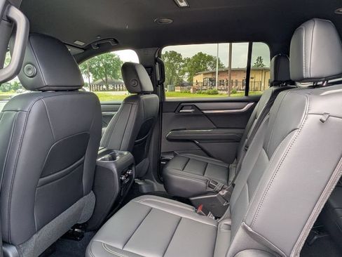 New 2026 GMC Acadia Elevation w/ Elevation Premium Package AWD/4WD image 32