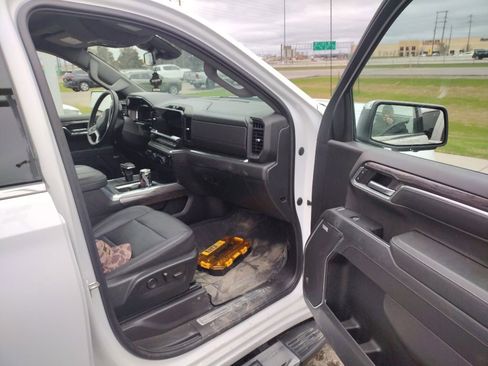 Used 2023 Chevrolet Silverado 1500 LTZ AWD/4WD image 9