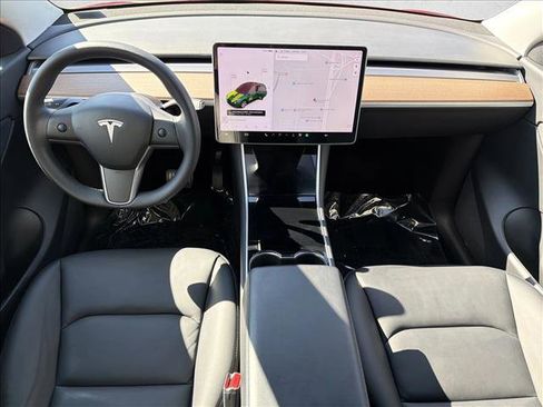 Used 2021 Tesla Model Y Long Range AWD/4WD image 23