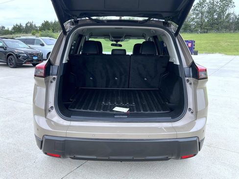 Certified 2025 Nissan Rogue SV AWD/4WD image 9