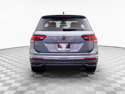 Used 2023 Volkswagen Tiguan SE AWD/4WD image 4