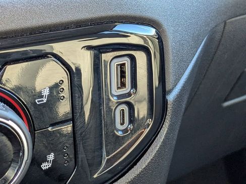 Used 2025 Chevrolet Silverado 1500 LT image 23