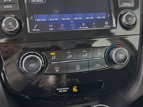 Used 2020 Nissan Rogue S AWD/4WD image 15
